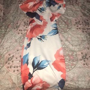 Auditions Halter Floral Dress w. Ruffles 👗